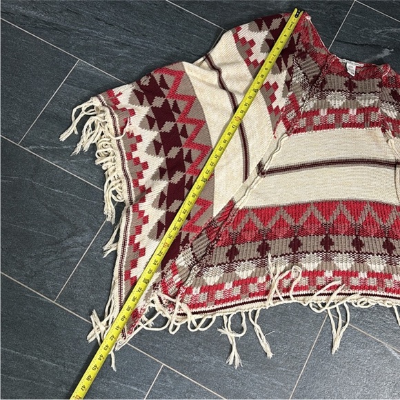 Aztec print Poncho/Shawl - Picture 6 of 6